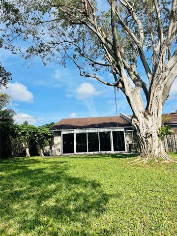 1070 NW 53rd St, Deerfield Beach, FL 33064