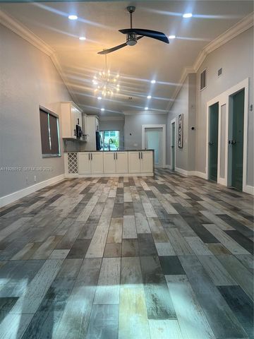 1070 NW 53rd St, Deerfield Beach, FL 33064