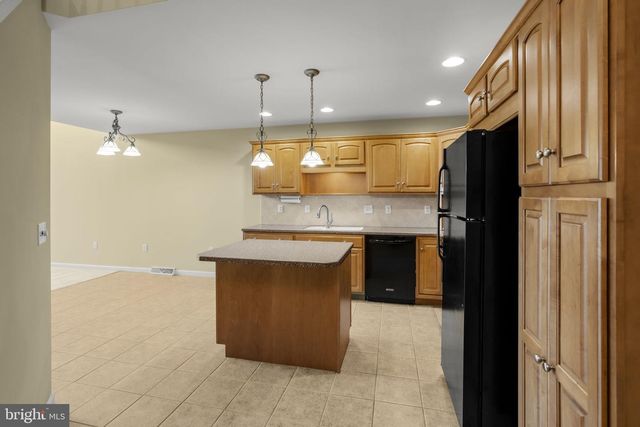 249 FIELDCREST LN, Ephrata, PA 17522