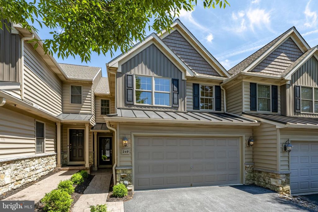 249 FIELDCREST LN, Ephrata, PA 17522