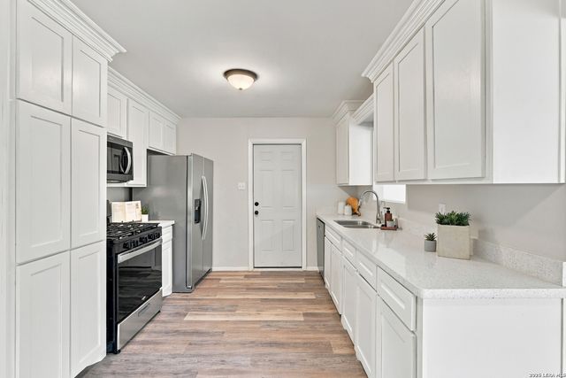 4011 TALLULAH DR, San Antonio, TX 78218