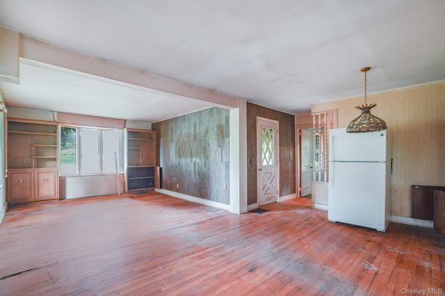 30 Smith Road, Pleasant Valley, NY 12569