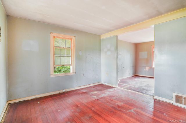 30 Smith Road, Pleasant Valley, NY 12569