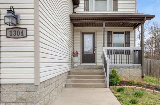 1304 Abby Lou Dr, Clarksville, TN 37040