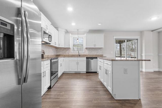 1304 Abby Lou Dr, Clarksville, TN 37040
