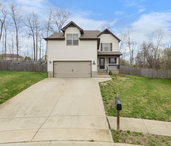 1304 Abby Lou Dr, Clarksville, TN 37040