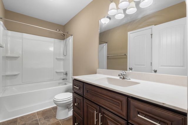 1304 Abby Lou Dr, Clarksville, TN 37040