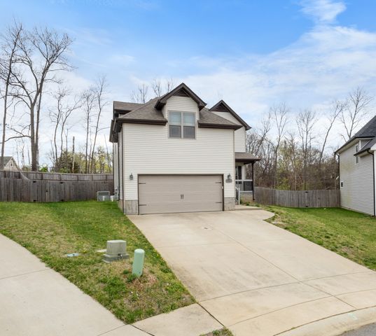 1304 Abby Lou Dr, Clarksville, TN 37040
