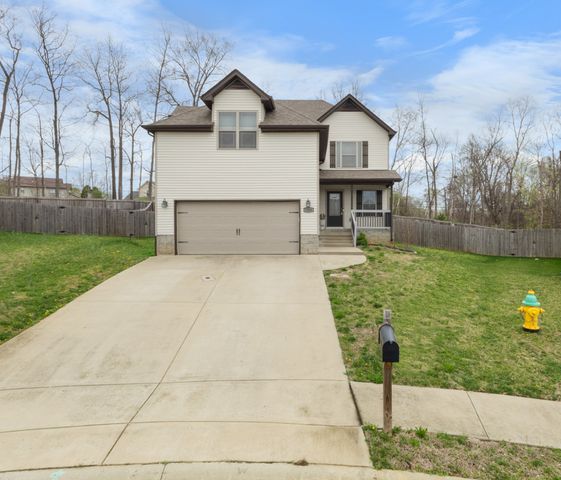 1304 Abby Lou Dr, Clarksville, TN 37040