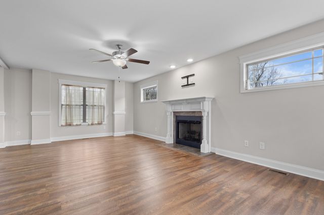 1304 Abby Lou Dr, Clarksville, TN 37040