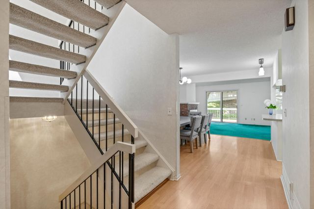 6124 Blake Ridge Road, Edina, MN 55436