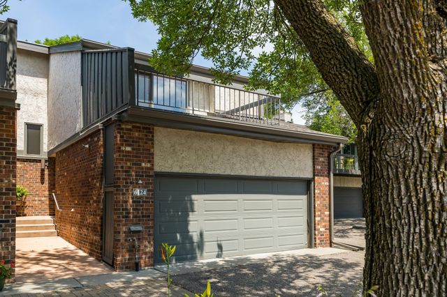 6124 Blake Ridge Road, Edina, MN 55436