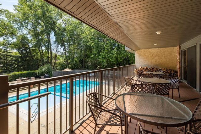 6124 Blake Ridge Road, Edina, MN 55436