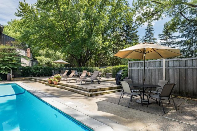 6124 Blake Ridge Road, Edina, MN 55436