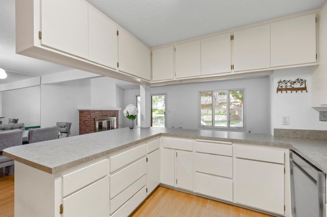 6124 Blake Ridge Road, Edina, MN 55436