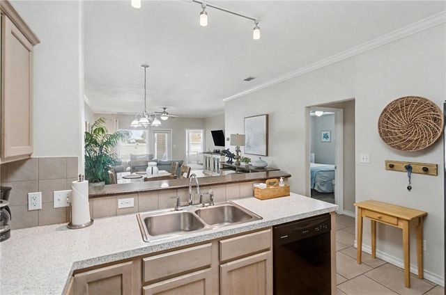 15209 Padre Island Dr 101, Corpus Christi, TX 78418