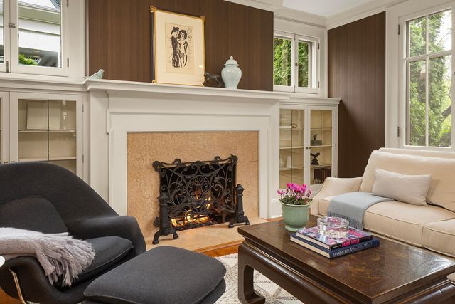 2554 W Lake Of The Isles Parkway, Minneapolis, MN 55405