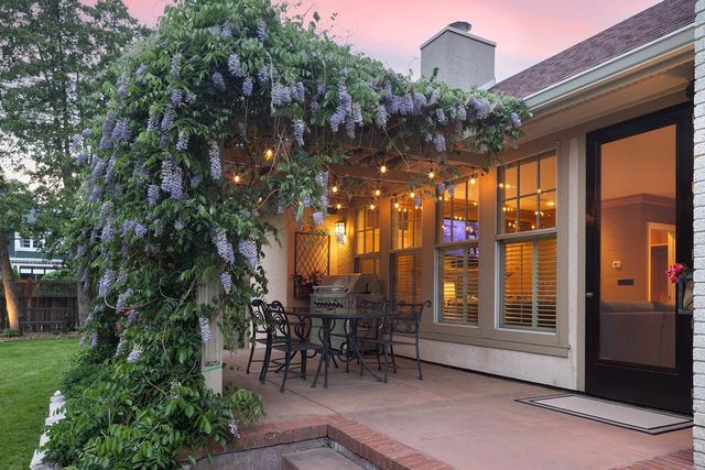 2554 W Lake Of The Isles Parkway, Minneapolis, MN 55405