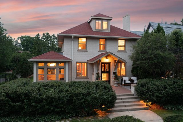 2554 W Lake Of The Isles Parkway, Minneapolis, MN 55405