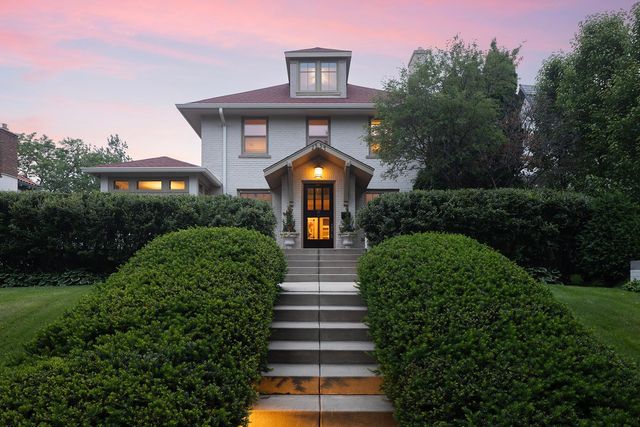 2554 W Lake Of The Isles Parkway, Minneapolis, MN 55405