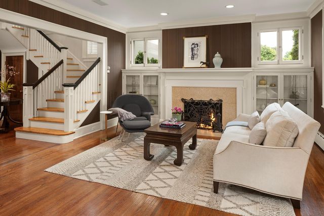 2554 W Lake Of The Isles Parkway, Minneapolis, MN 55405