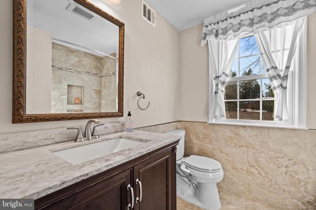 7819 FREEHOLLOW DR #7819, Falls Church, VA 22042