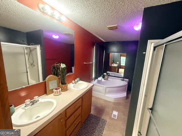 84 Skyland Drive E, Locust Grove, GA 30248