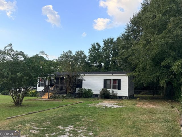 84 Skyland Drive E, Locust Grove, GA 30248
