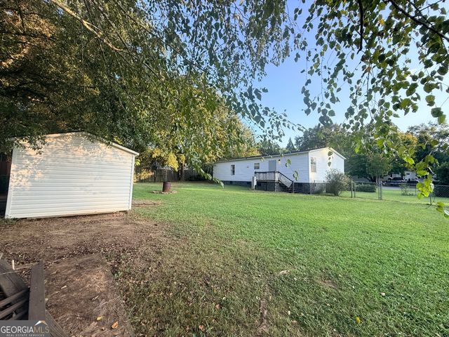 84 Skyland Drive E, Locust Grove, GA 30248