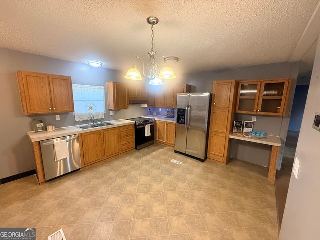 84 Skyland Drive E, Locust Grove, GA 30248
