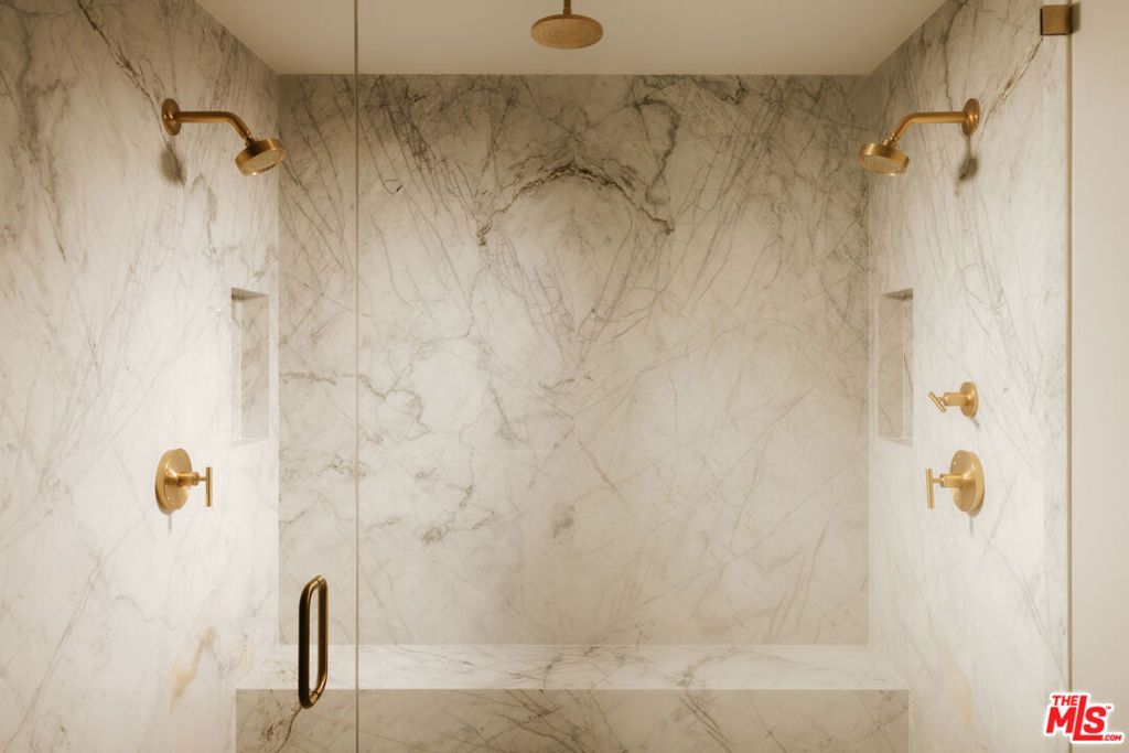 Image 22 of property listing at 25324 Prado De Naranja, Calabasas, CA 91302