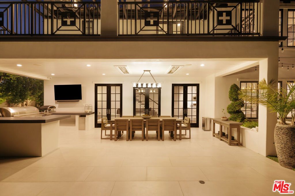 Image 26 of property listing at 25324 Prado De Naranja, Calabasas, CA 91302