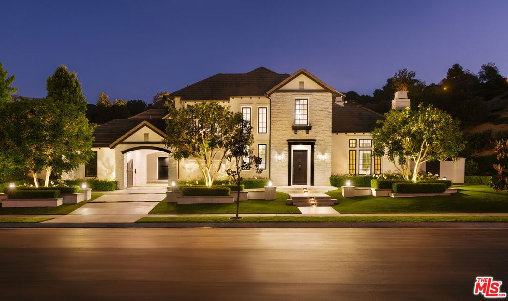 Image 34 of property listing at 25324 Prado De Naranja, Calabasas, CA 91302