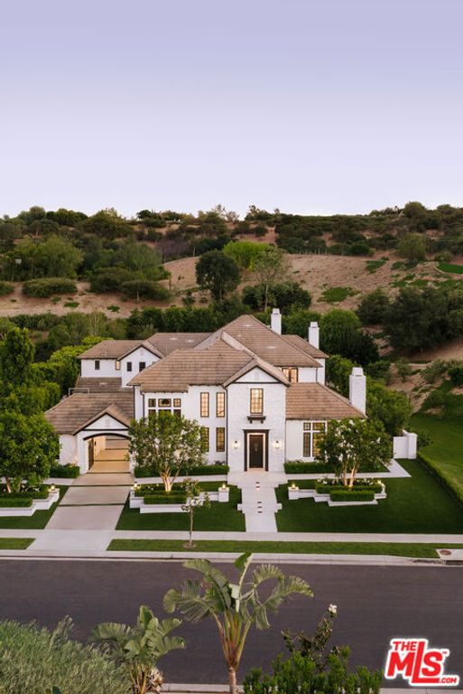 Image 35 of property listing at 25324 Prado De Naranja, Calabasas, CA 91302