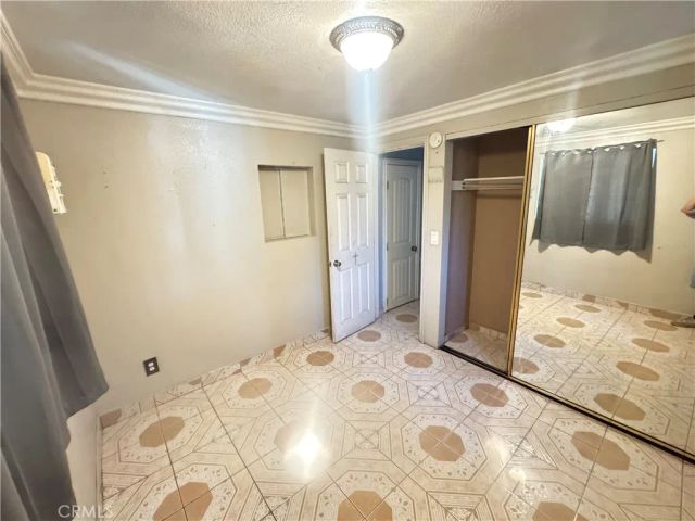 190 Meridian 87, Rialto, CA 92376