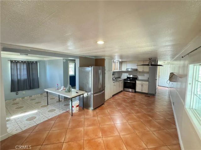190 Meridian 87, Rialto, CA 92376