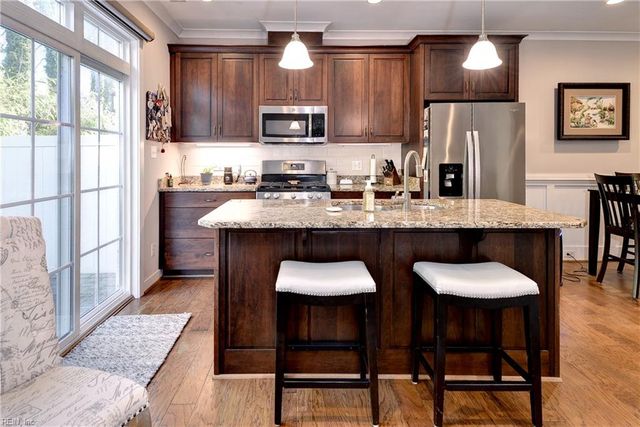 12 Village Park LN, Poquoson, VA 23662