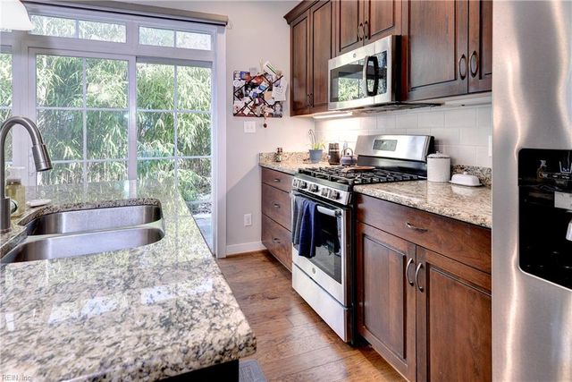 12 Village Park LN, Poquoson, VA 23662