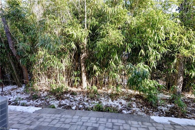 12 Village Park LN, Poquoson, VA 23662