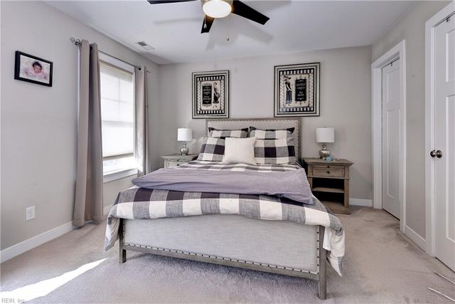 12 Village Park LN, Poquoson, VA 23662