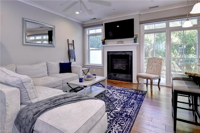 12 Village Park LN, Poquoson, VA 23662