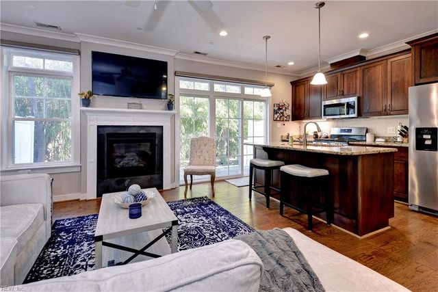 12 Village Park LN, Poquoson, VA 23662