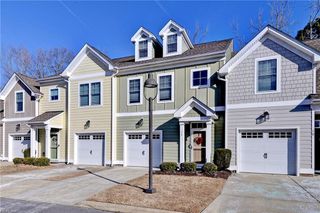 12 Village Park LN, Poquoson, VA 23662