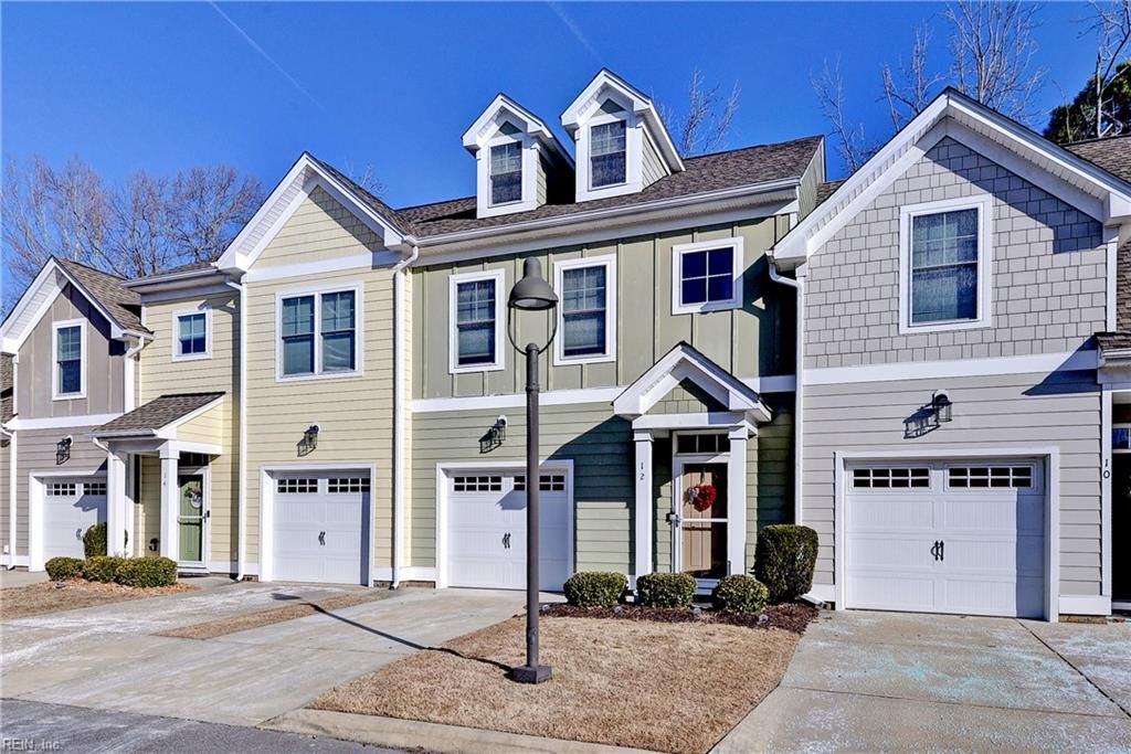 12 Village Park LN, Poquoson, VA 23662