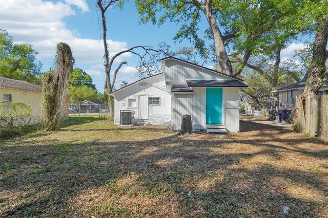2111 E ELLICOTT STREET, Tampa, FL 33610