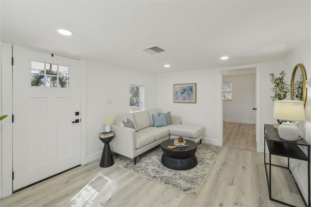 2111 E ELLICOTT STREET, Tampa, FL 33610