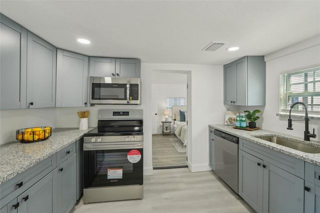2111 E ELLICOTT STREET, Tampa, FL 33610
