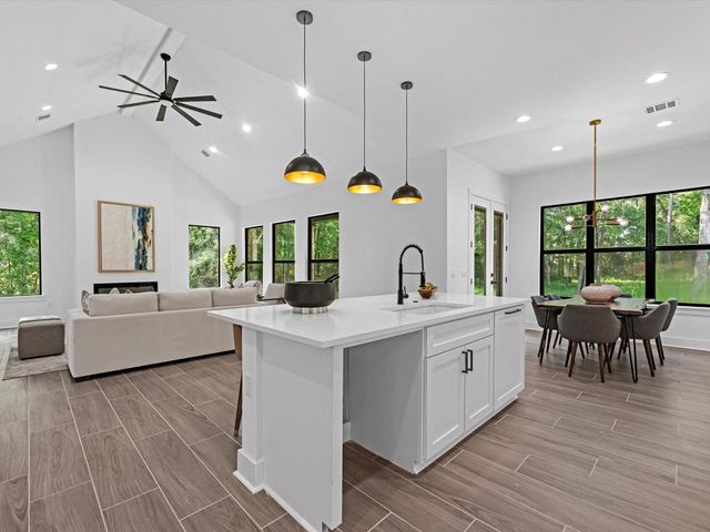 852 Road 6609, Dayton, TX 77535