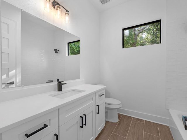 852 Road 6609, Dayton, TX 77535