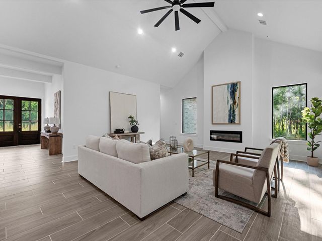 852 Road 6609, Dayton, TX 77535